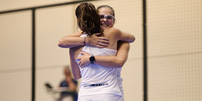 Marta Borrero y Martina Calvo inicio cuadro final Valladolid P2