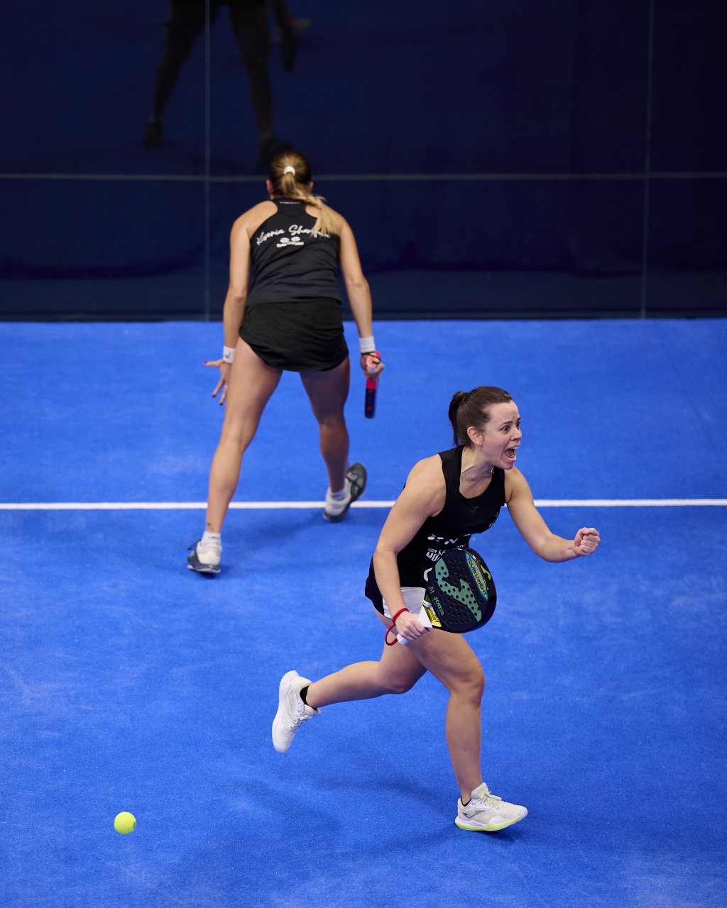 Lucía Martínez y Ksenia Sharifova primera ronda Valladolid P2 2024