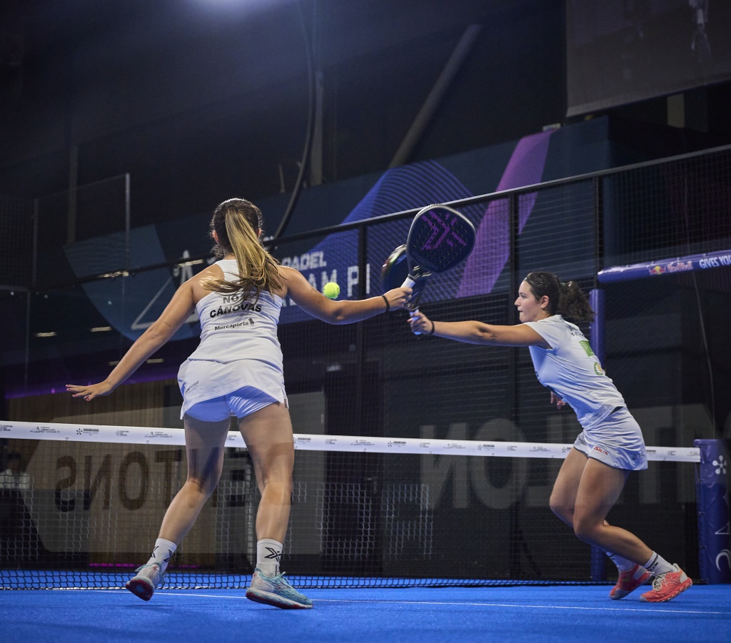 Noa Cánovas y Jimena Velasco debut Rotterdam 2024