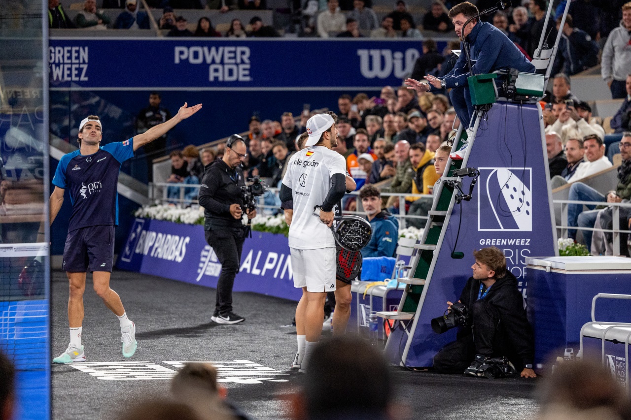 Lebrón y Galán dialogan con el árbitro semis Paris Major 2024