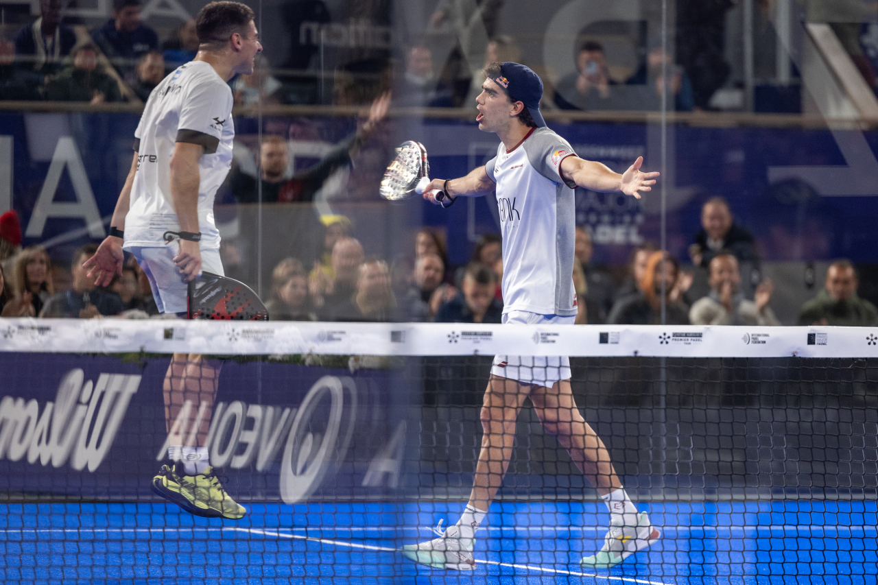 Martín Di Nenno y Juan Lebrón celebrando la victoria en cuartos Paris Major 2024