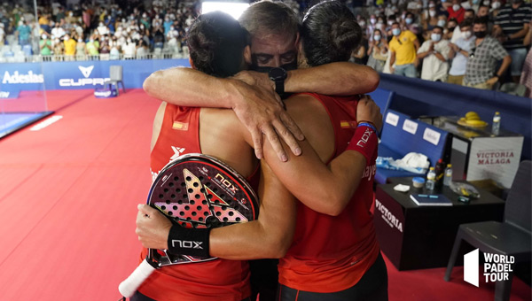 Abrazo semis Málaga Open Mapi y Majo Sánchez Alayeto 2021