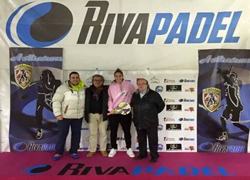 Alba Galán se une al club Rivapadel