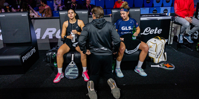 Banquillo Bea y Delfi Semis Milano Premier Padel P1 2023