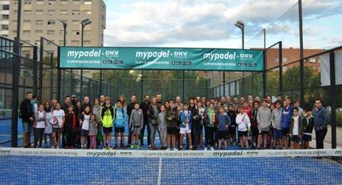 Barcelona se pobló de un gran pádel a pequeña escala