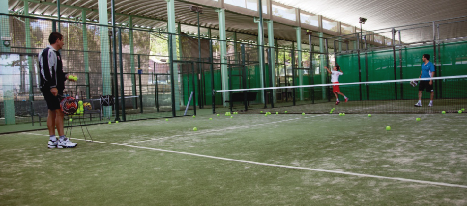 Máximo Castellote estrena la  Duet Padel Academy