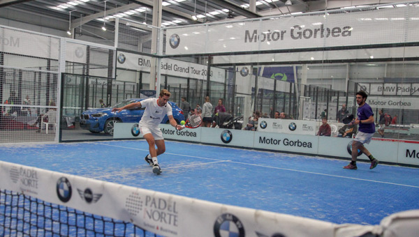 Exhibición Álex Ruiz circuito BMW Padel Grand Tour Álava