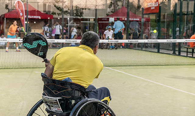 Alberto Pacho pádel en silla de ruedas
