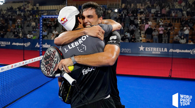 Abrazo final Ale Galán y Juan Lebrón final Lugo Open 2021 