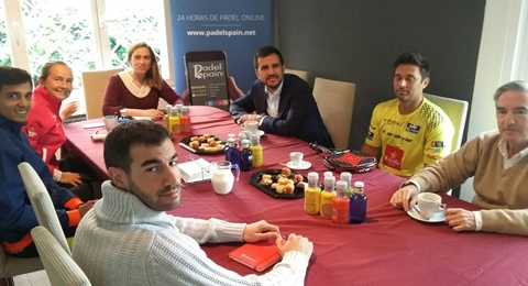 Gran desayuno y charla con la familia StarVie