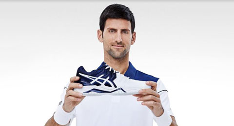 ASICS salta del pádel al tenis con el fichaje de Novak Djokovic