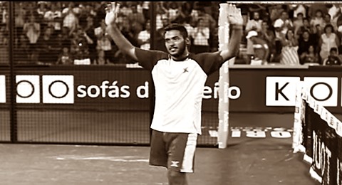 Emotivo recuerdo de World Padel Tour a Elías Estrella