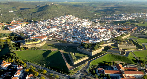 Elvas ya calienta el ambiente de pádel previo al Master Final del IPE