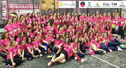 El encuentro Woman & Pádel de la Federación Extremeña congregó a 160 grandes jugadoras