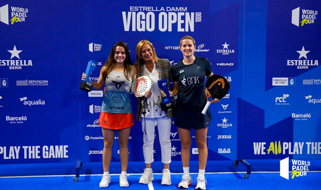 Entrega títulos chicas Ari y Paula Vigo Open 2023