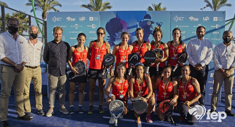 CAMPEONAS con todos los honores