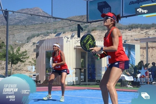 Equipo español veteranos femenino campeonas de Europa 2023 FEP