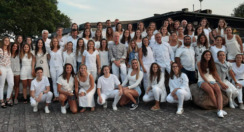 Fiesta blanca para arrancar el primer torneo profesional femenino fuera de España