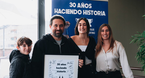 30 años haciendo historia: un merecido homenaje de familia y amigos al 'Warrior' Matías Díaz