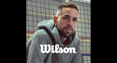 Lucho Capra presenta su nueva marca para formar una dupla 100% Wilson