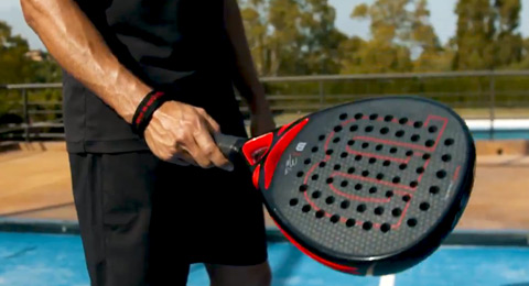 Wilson Padel presenta el arma del 'Rey' Bela