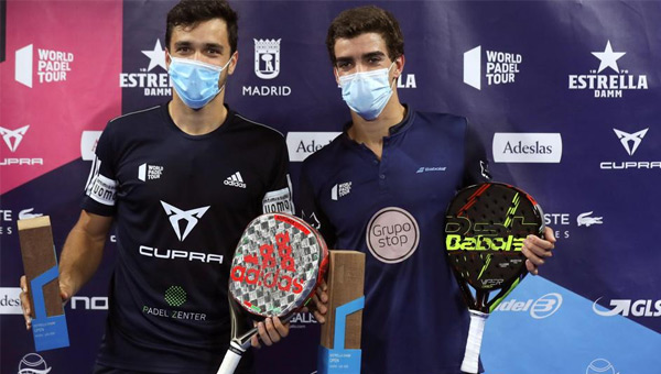 Pádel con mascarillas torneo