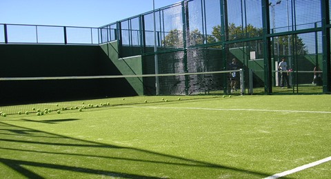 ¿Pádel o padel?