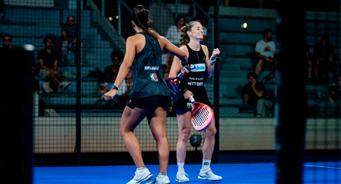 Alejandra Salazar y Sofia Araújo continúan con su particular 'vía crucis' por Roland Garros