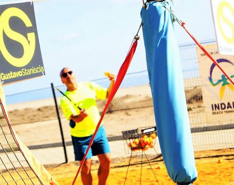 Beach tennis