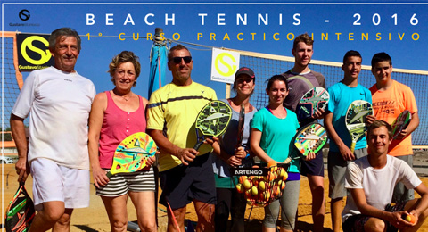 El primer curso práctico Intensivo de Beach Tenis en Almería, todo un éxito