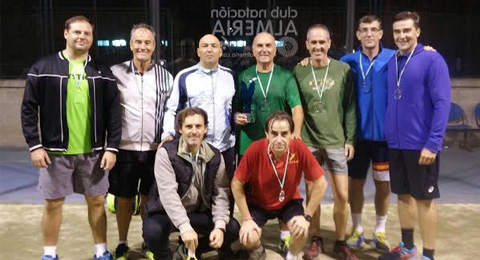 El Club Natación Almería, campeón provincial de veteranos